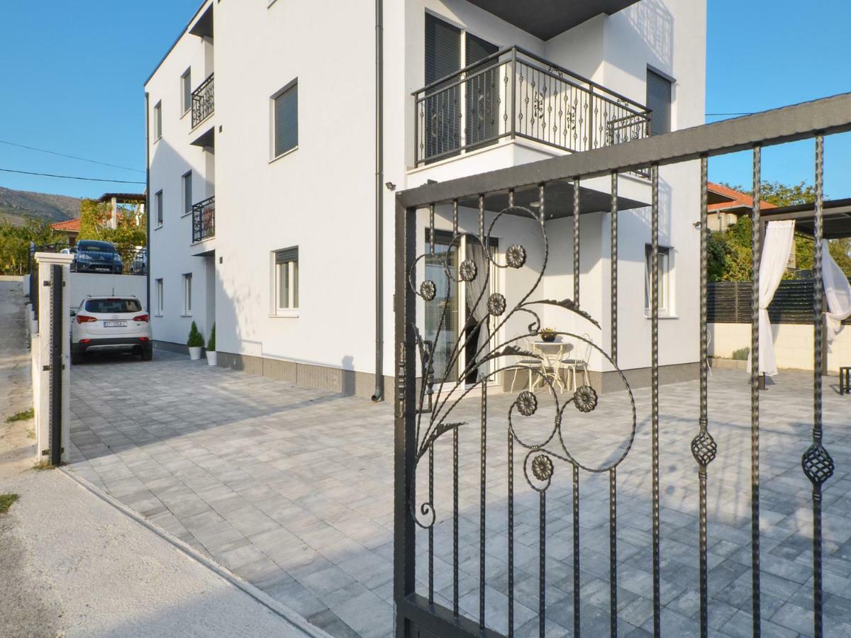 Deluxe Apartman Porto Trogir Exterior photo